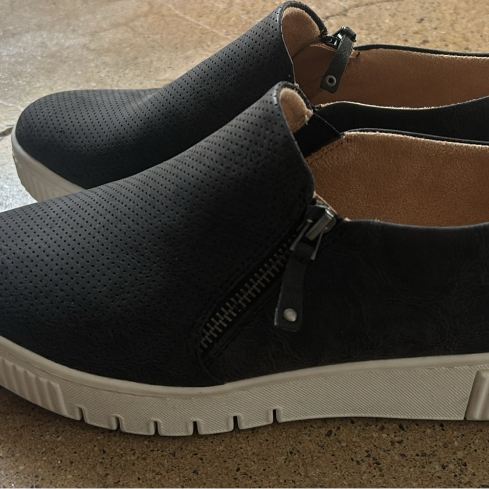 Naturalizer Black Slip-On Sneakers
